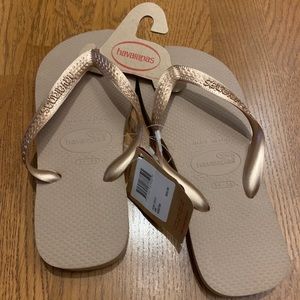 NWT Rose Gold Havaianas size 35 - 36